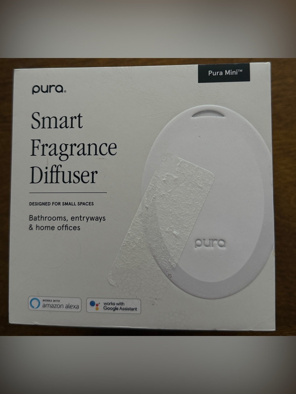Pura Mini Smart Fragrance Diffuser Starter Set + Linens & Surf Refill Vials